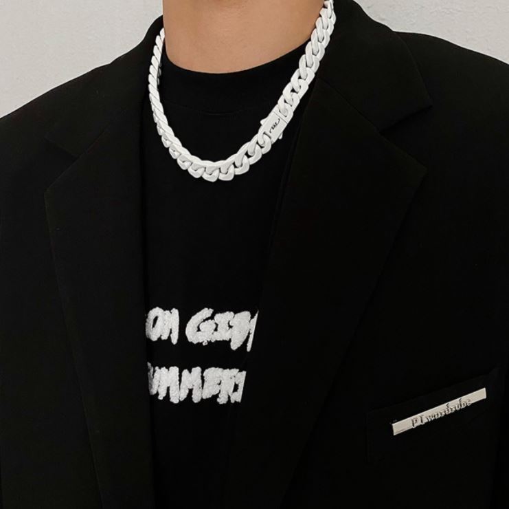 WHITE / BLACK CUBAN CHAIN NECKLACE